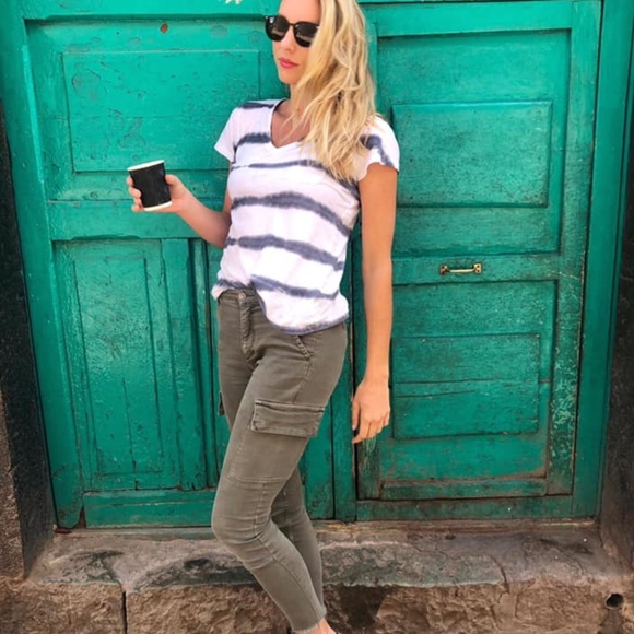 Meet your Posher, Brooke - Picture 3 of 4